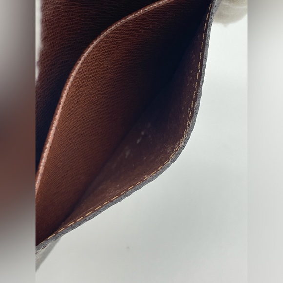 Louis Vuitton Monogram Card Case Wallet - Picture 9 of 11